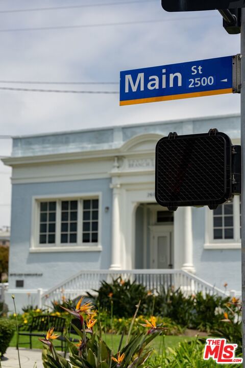 2110 Main Property Photo 5