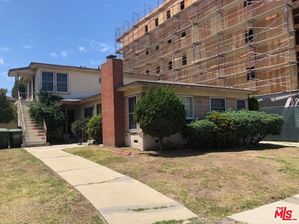 8837 Ramsgate Avenue Property Photo 2