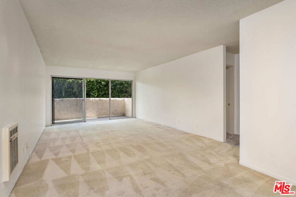 8400 De Longpre Avenue 104 Property Photo 7