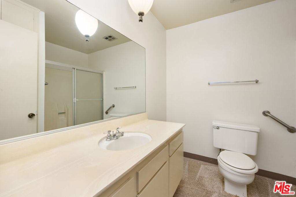 8400 De Longpre Avenue 104 Property Photo 19