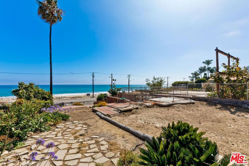 21525 Pacific Coast Highway Property Photo 10