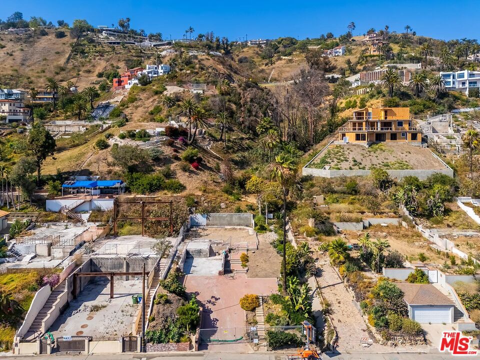 21525 Pacific Coast Highway Property Photo 16