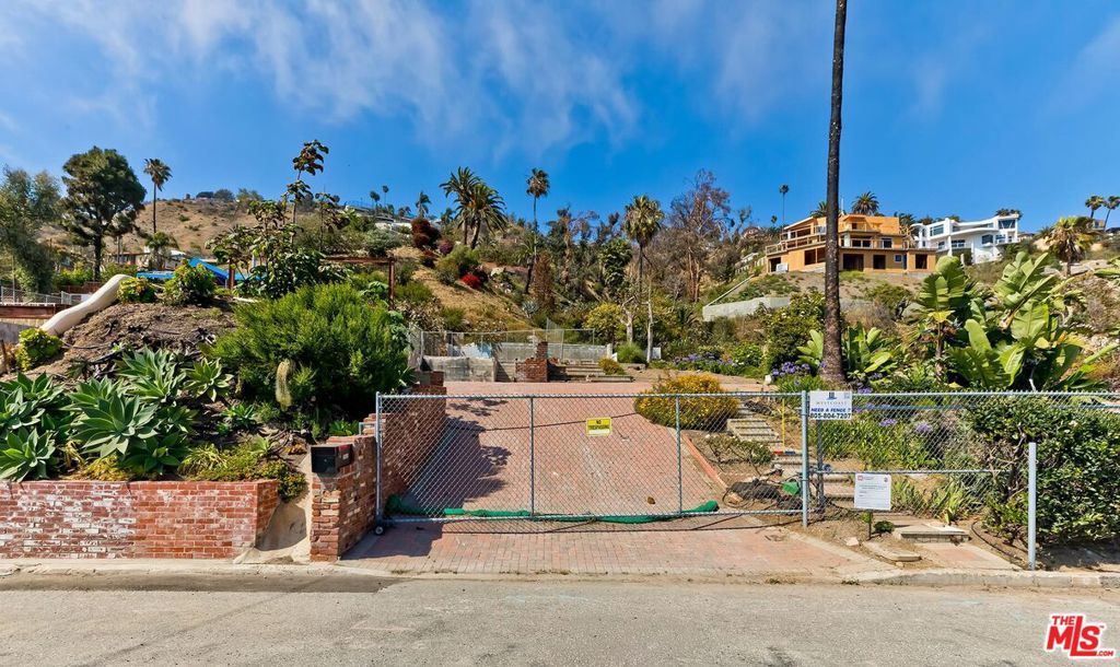 21525 Pacific Coast Highway Property Photo 17