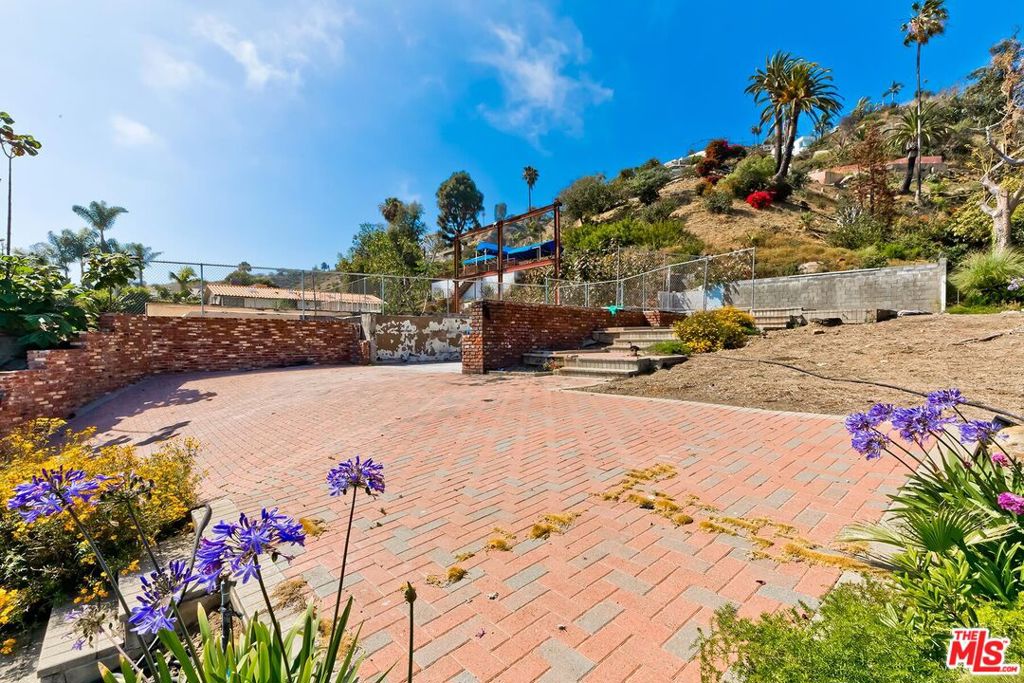 21525 Pacific Coast Highway Property Photo 20