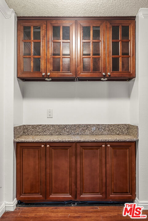525 S Ardmore Avenue 107 Property Photo 8