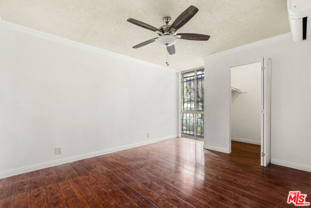 525 S Ardmore Avenue 107 Property Photo 9
