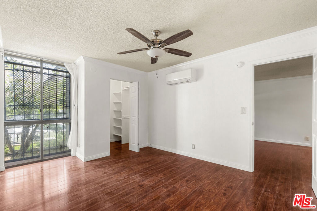 525 S Ardmore Avenue 107 Property Photo 10