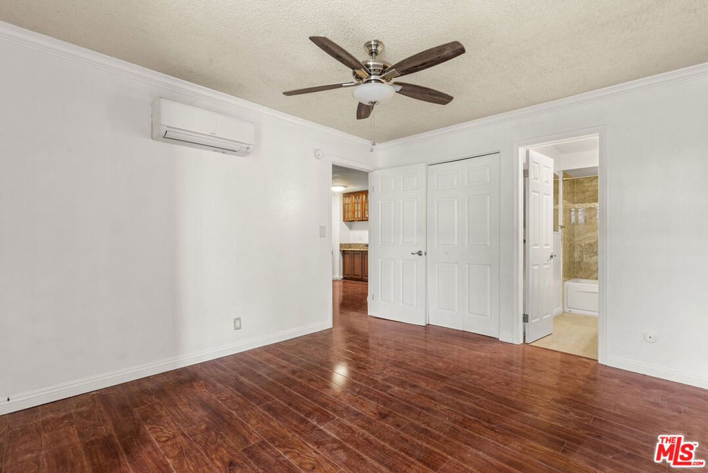 525 S Ardmore Avenue 107 Property Photo 11