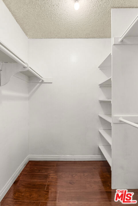 525 S Ardmore Avenue 107 Property Photo 12