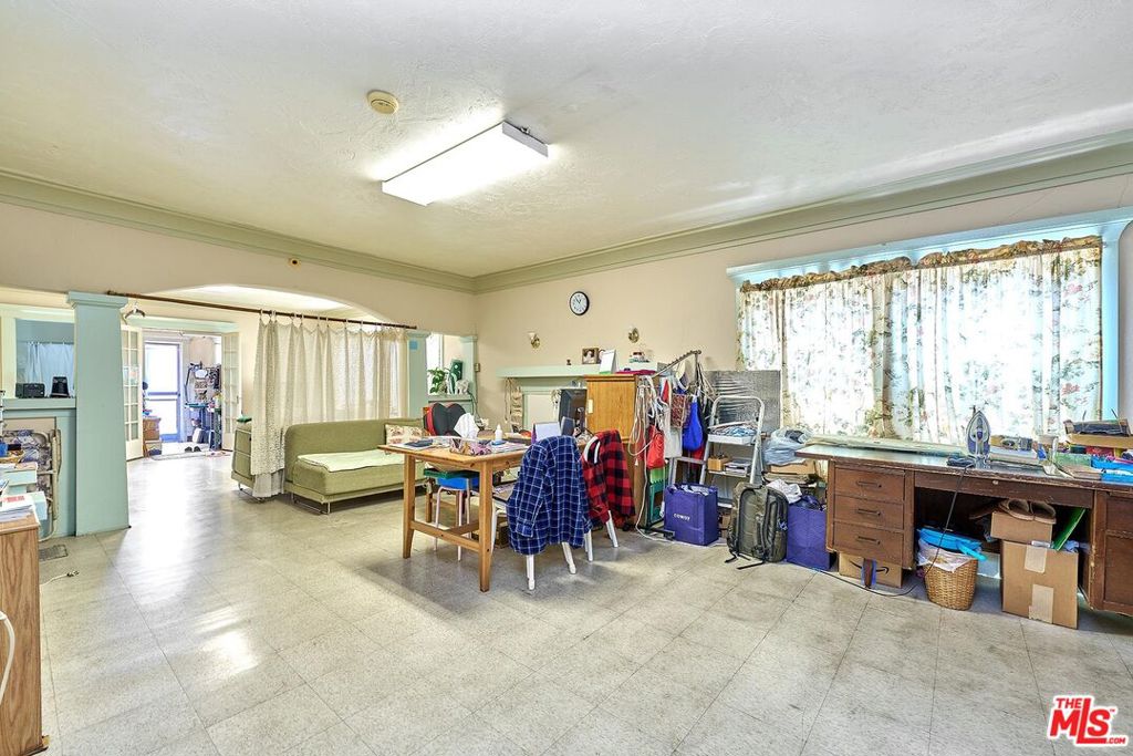 1522 Crenshaw Boulevard Property Photo 3