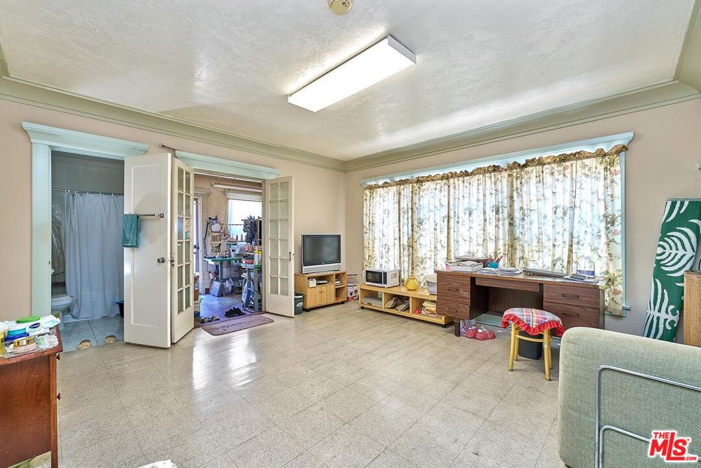 1522 Crenshaw Boulevard Property Photo 7