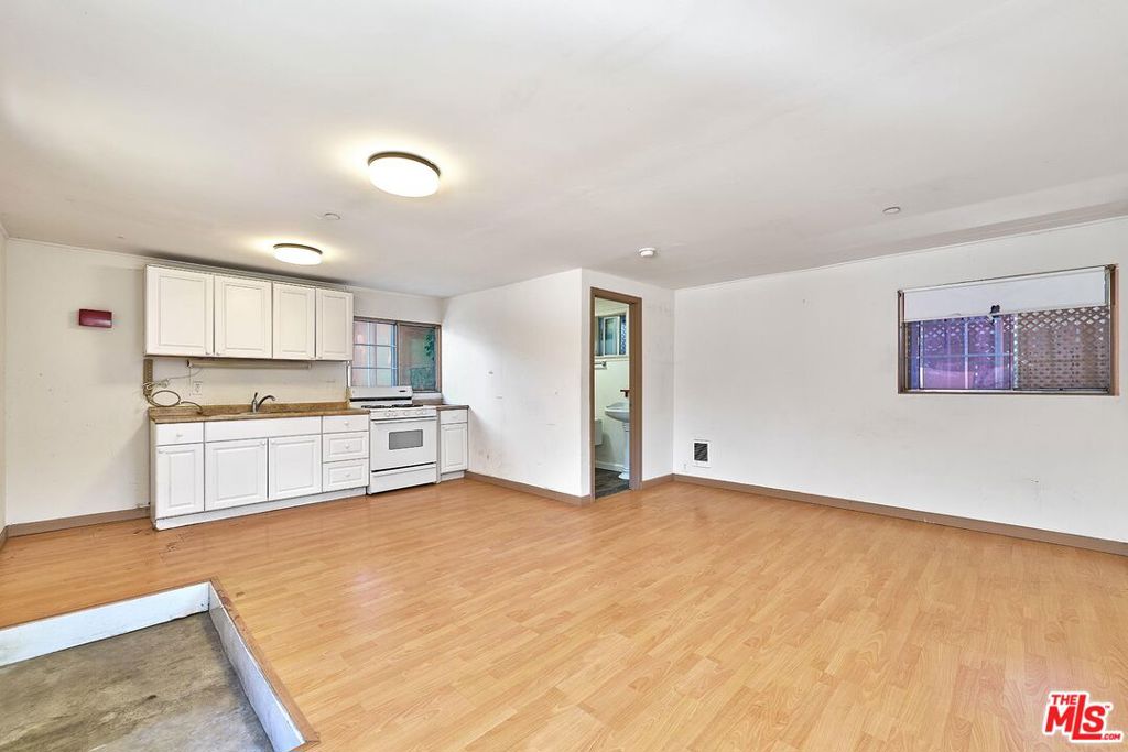 1522 Crenshaw Boulevard Property Photo 11