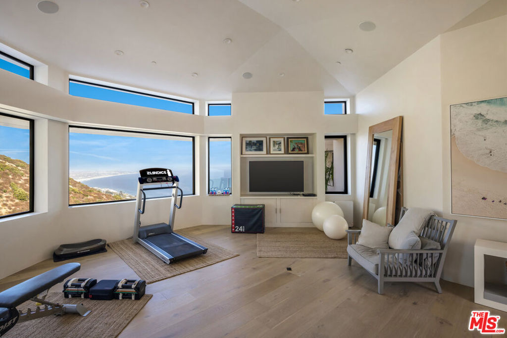 4310 Encinal Canyon Road Property Photo 18