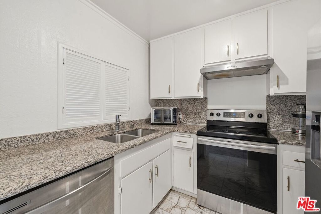 10751 Wilshire Boulevard 1206 Property Photo 10