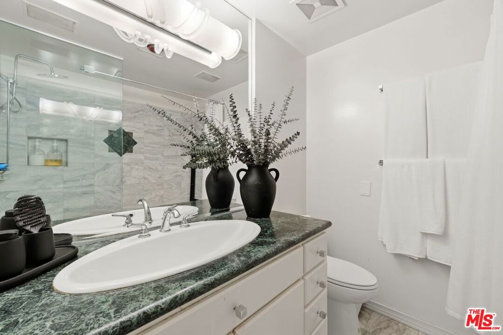 10751 Wilshire Boulevard 1206 Property Photo 13