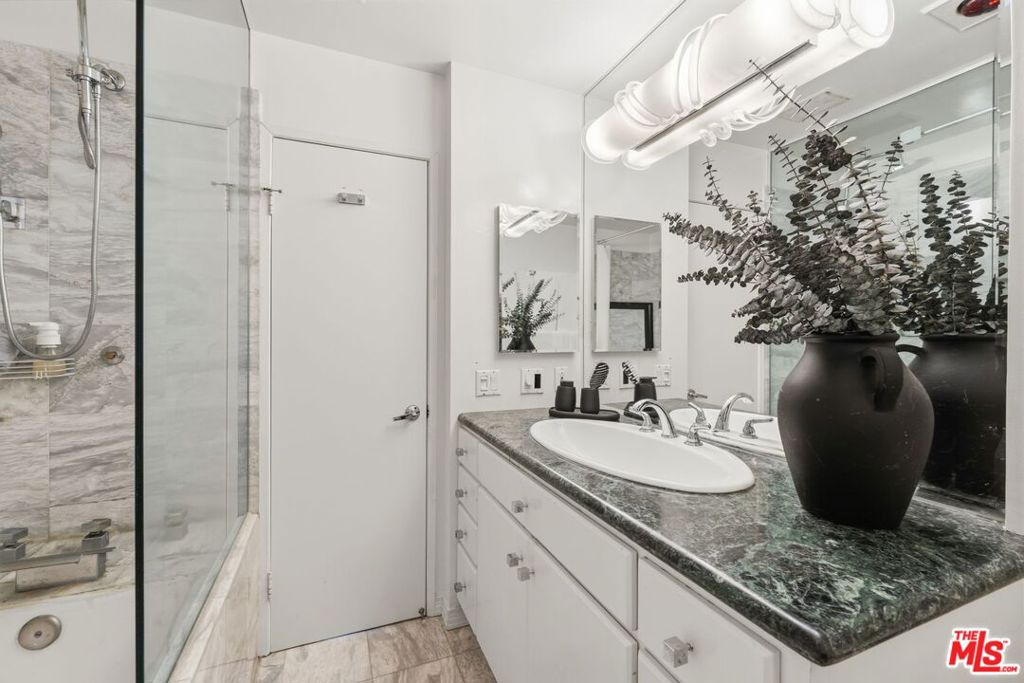 10751 Wilshire Boulevard 1206 Property Photo 14