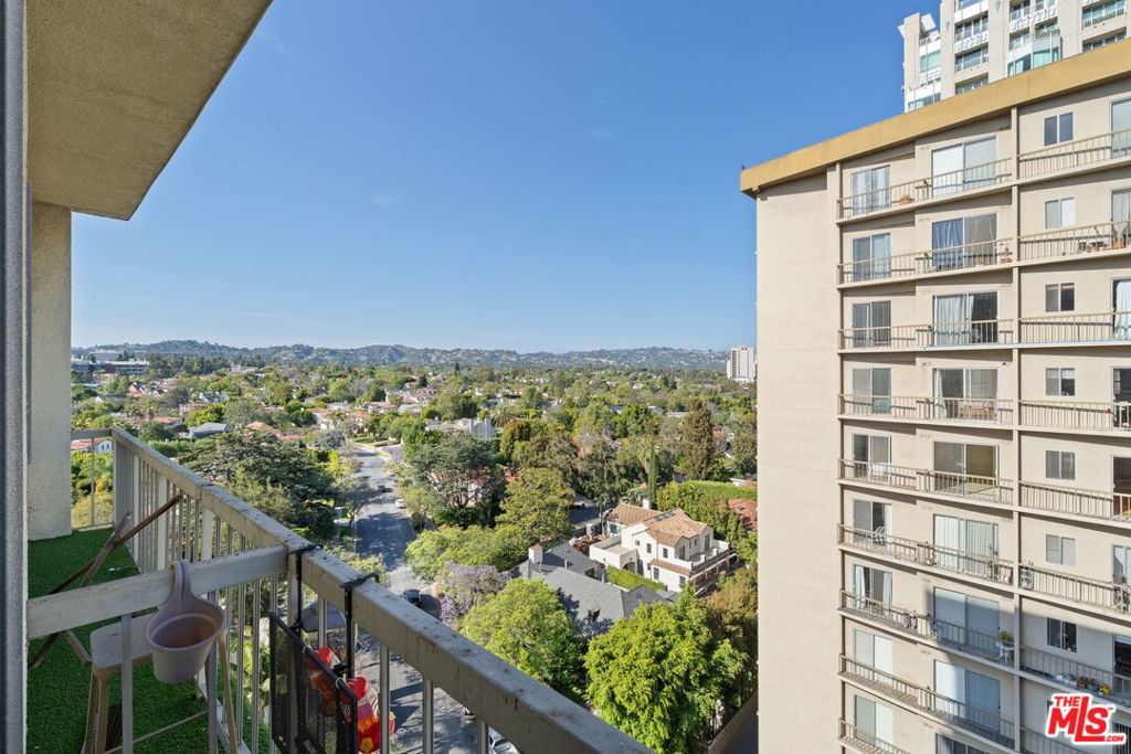 10751 Wilshire Boulevard 1206 Property Photo 17