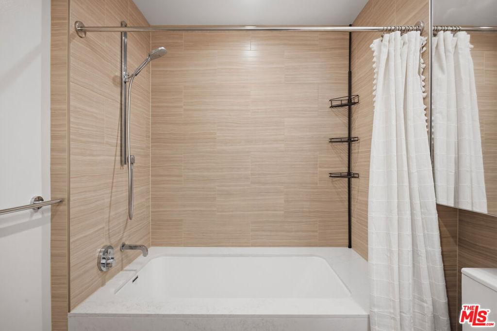877 Francisco Street 1119 Property Photo 12