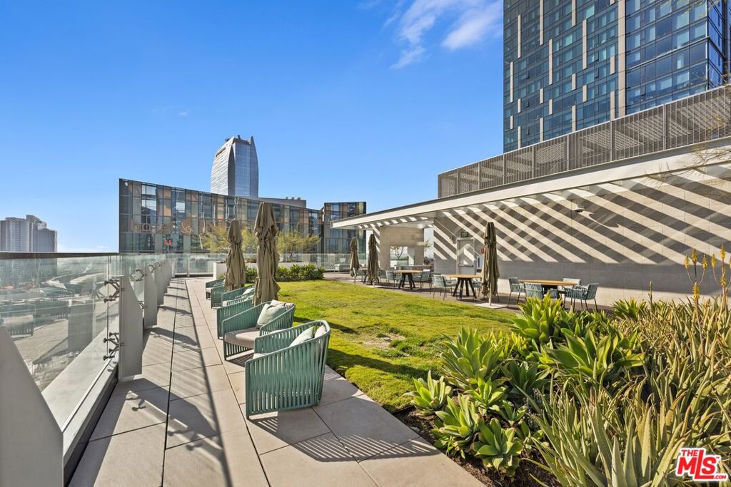 877 Francisco Street 1119 Property Photo 30