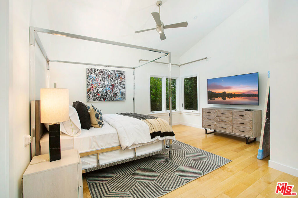 1655 N Crescent Heights Boulevard Property Photo 42