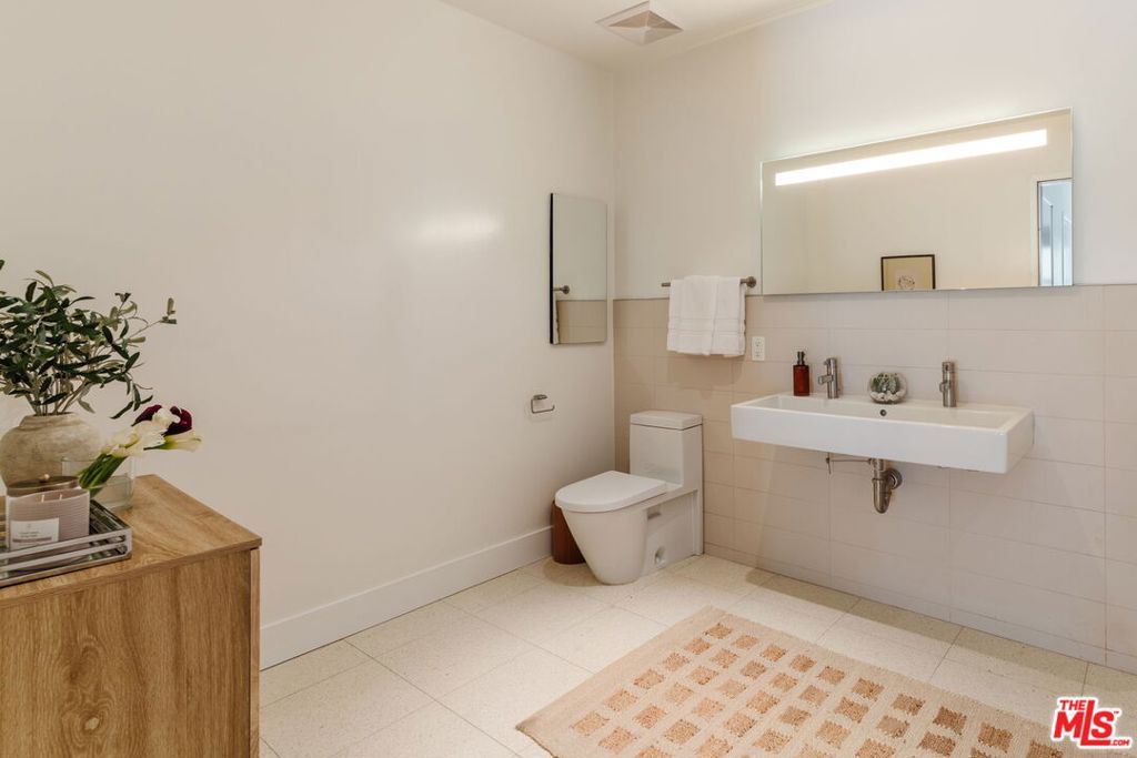6735 Yucca Street 101 Property Photo 16