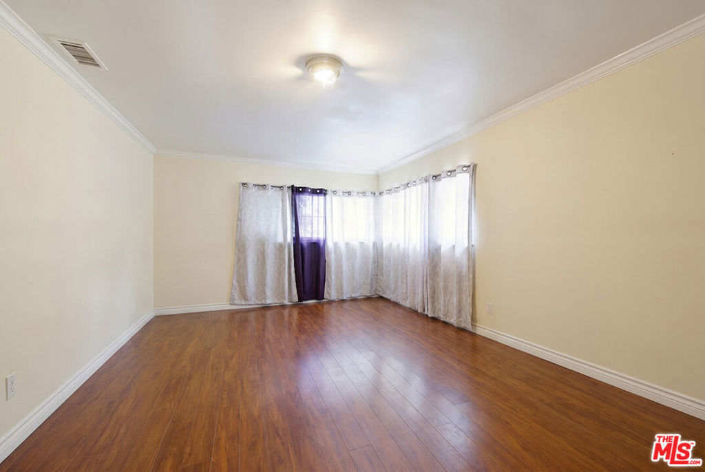 10025 S Western Avenue Property Photo 13