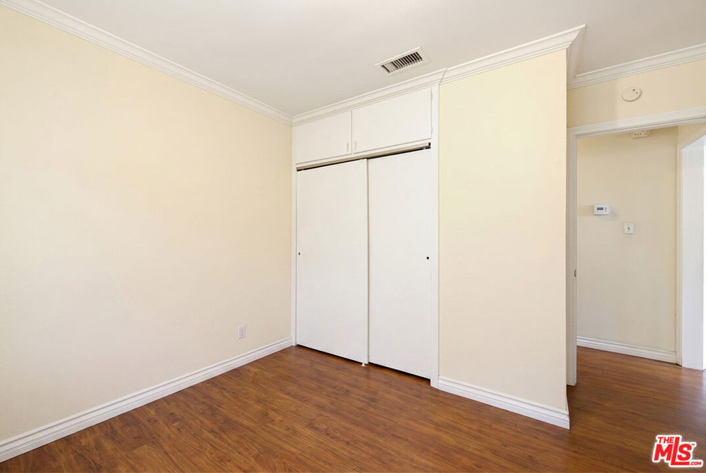 10025 S Western Avenue Property Photo 17