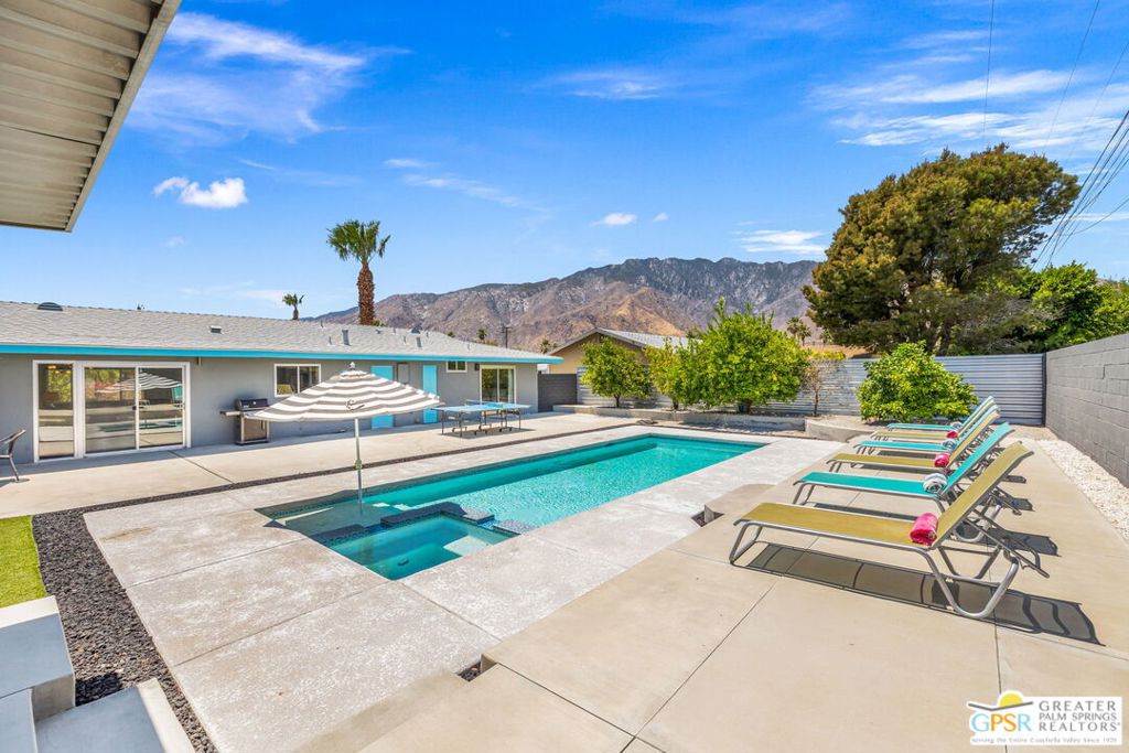 490 E Molino Road Property Photo 1