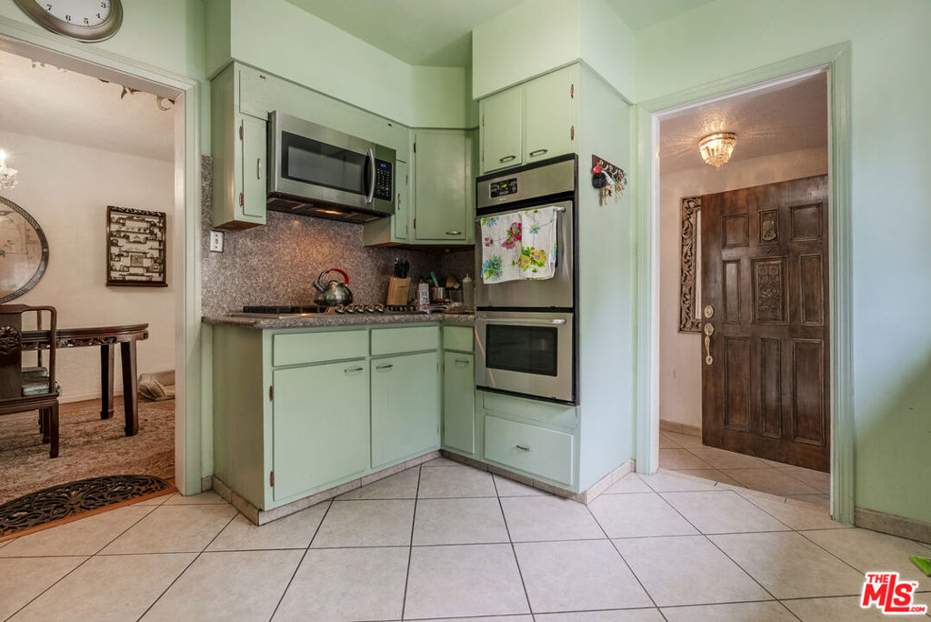 2251 Moss Avenue Property Photo 7