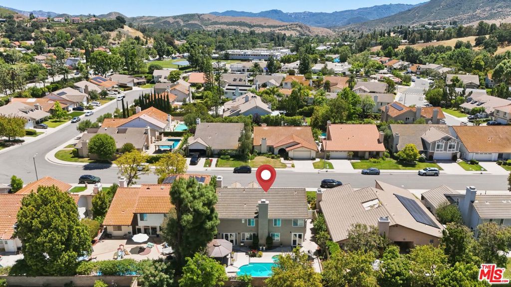 29061 Saddlebrook Drive Property Photo 3