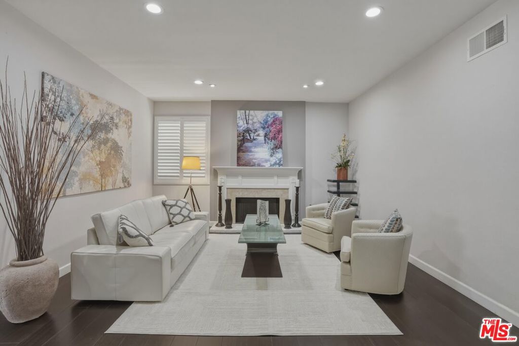 29061 Saddlebrook Drive Property Photo 4