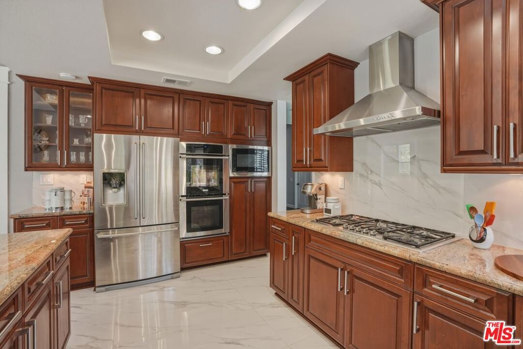 29061 Saddlebrook Drive Property Photo 8