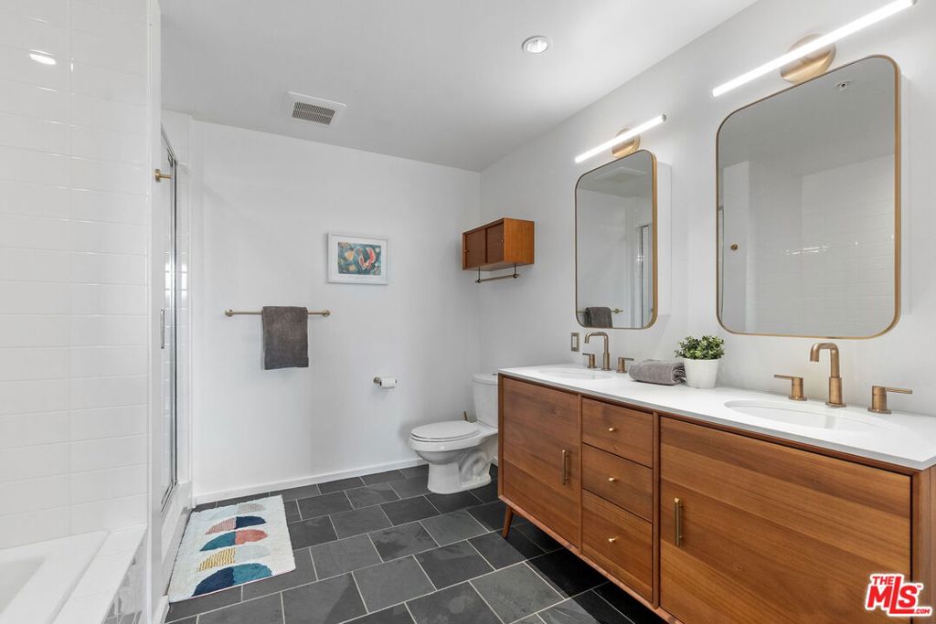 1155 S Grand Avenue 808 Property Photo 18