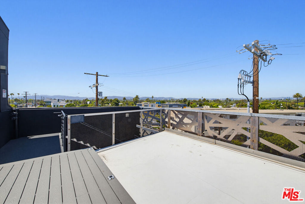 2426 Lincoln Boulevard Property Photo 16