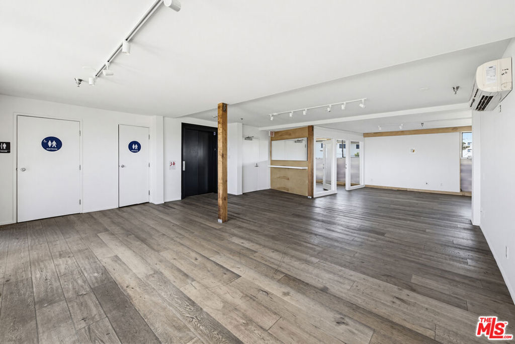 2426 Lincoln Boulevard Property Photo 20