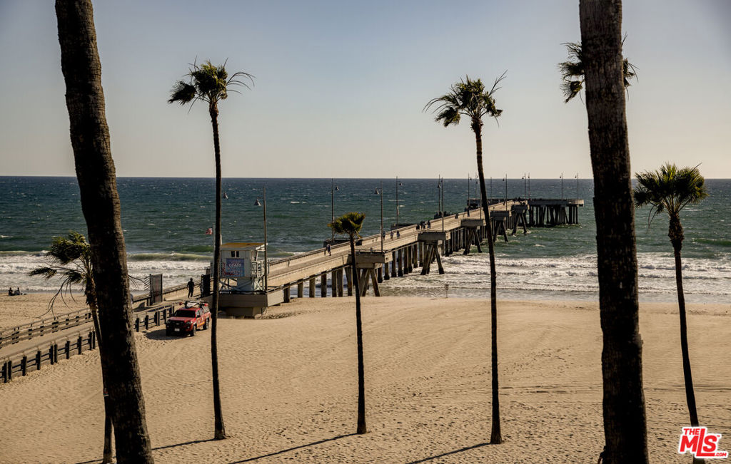 3011 Ocean Front Walk Property Photo 37