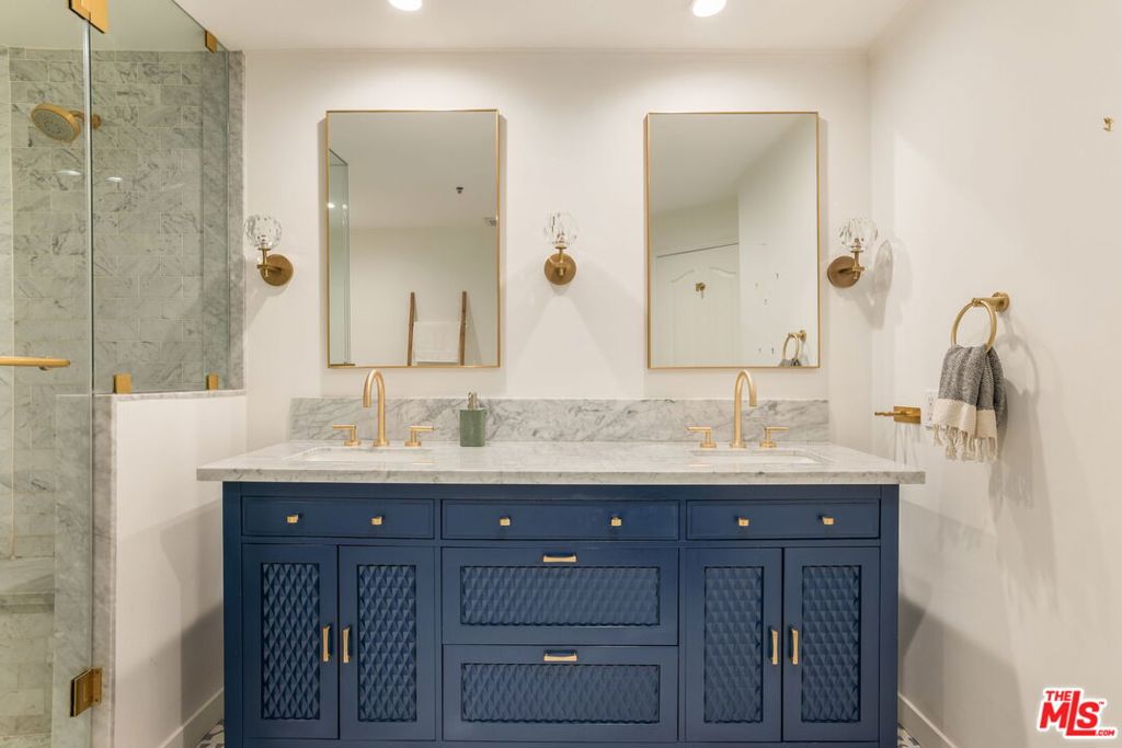 930 N Doheny Drive 103 Property Photo 13