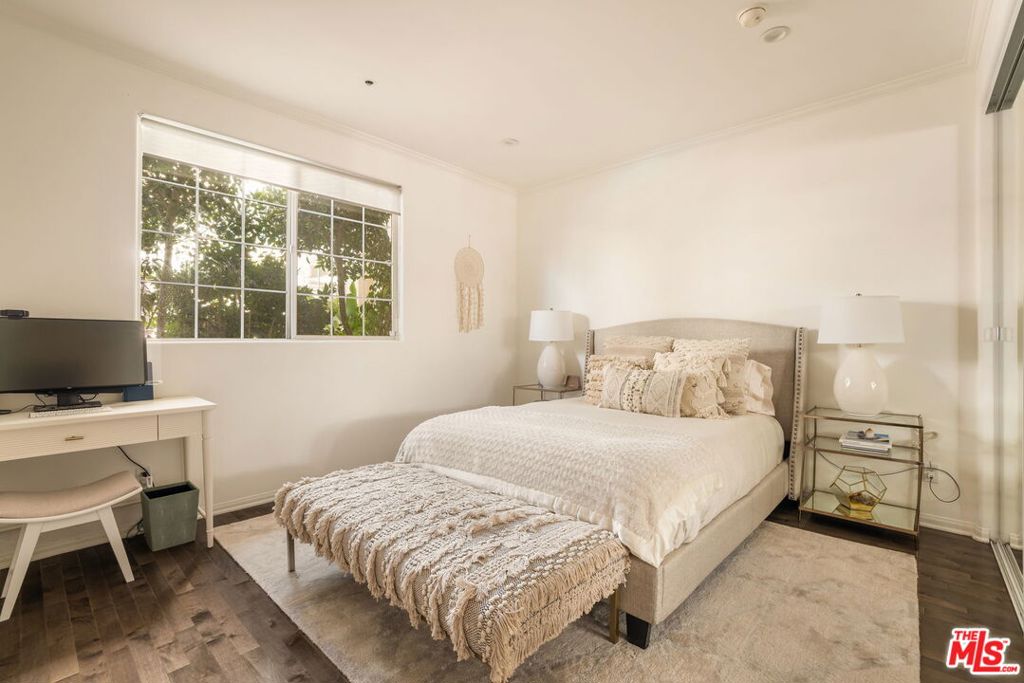 930 N Doheny Drive 103 Property Photo 16