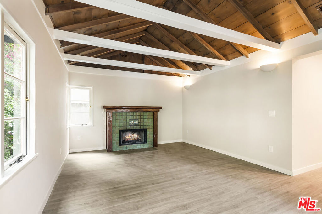 937 N Beverly Glen Boulevard Property Photo 2
