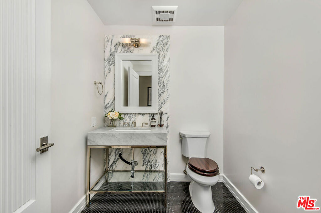 15225 Palisades Village Lane 205 Property Photo 37