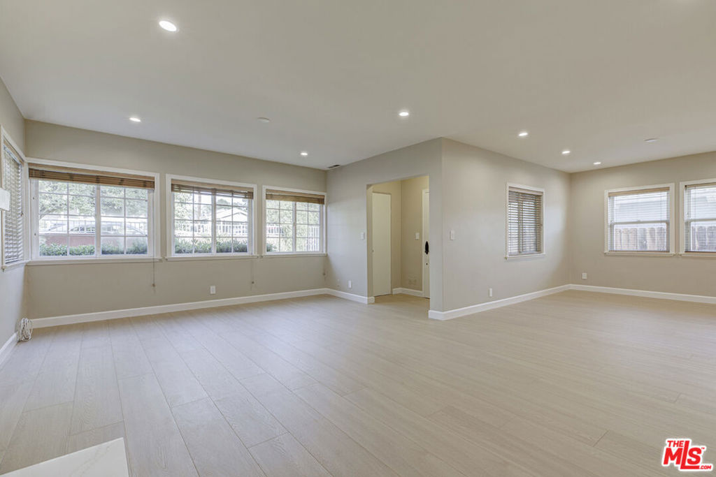 10529 Mount Gleason Avenue Property Photo 8