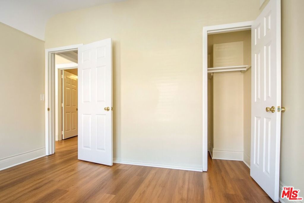 3109 S Catalina Street Property Photo 8