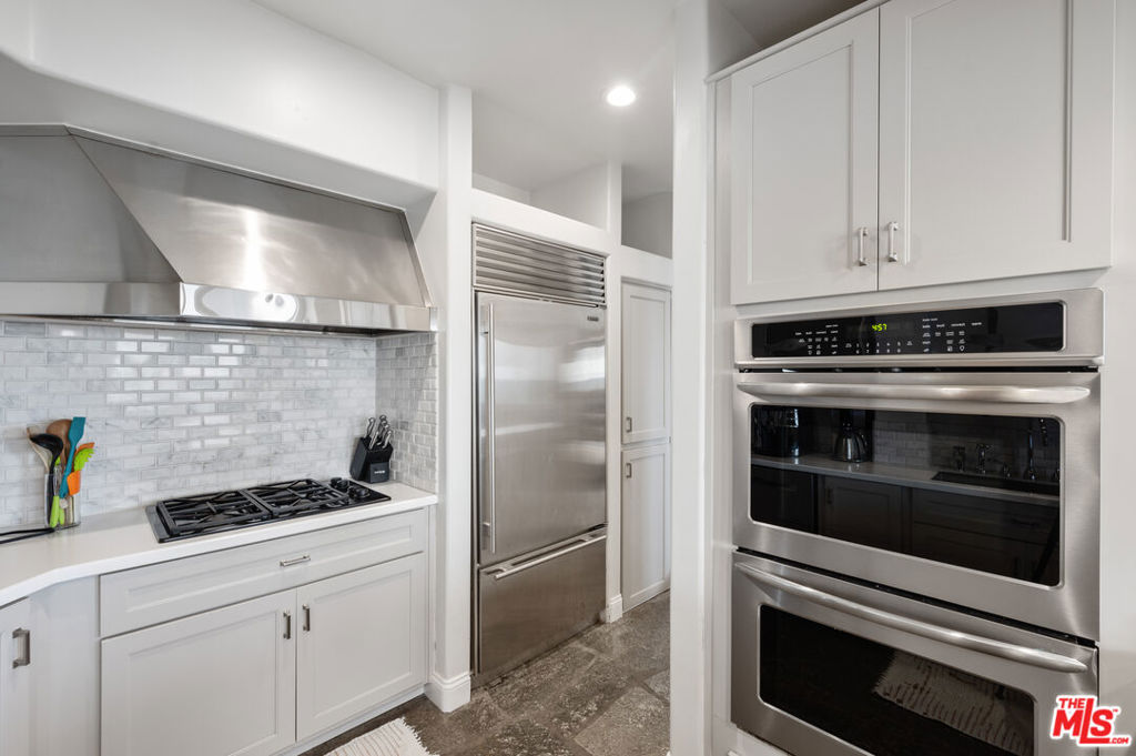 25252 Malibu Road Lower Unit Property Photo 8