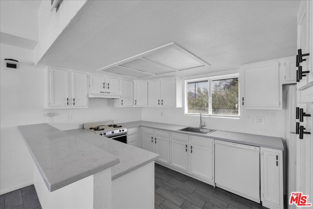 74077 Cactus Drive Property Photo 3