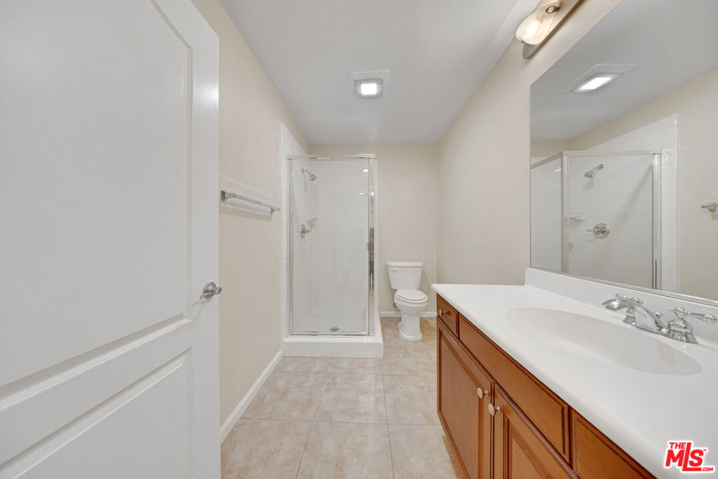 3401 S Bentley Avenue 301 Property Photo 19