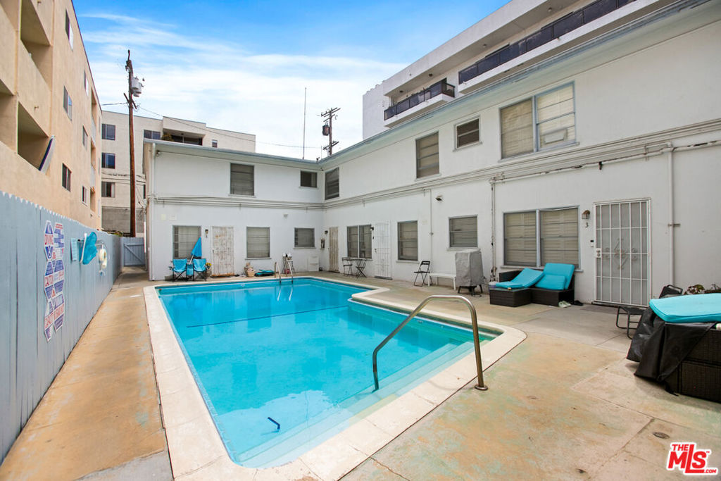 1127 5th Street Property Photo 4