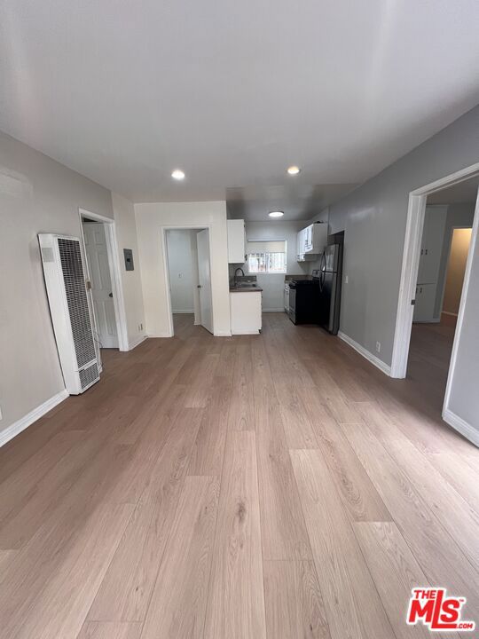 1132 S Oxford Avenue Property Photo 3