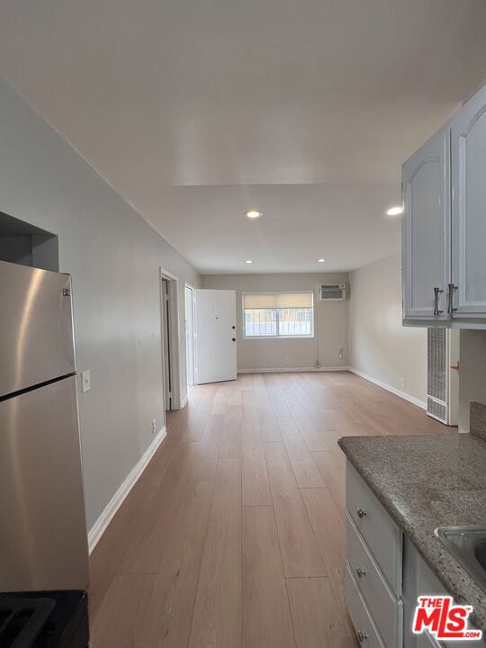 1132 S Oxford Avenue Property Photo 18
