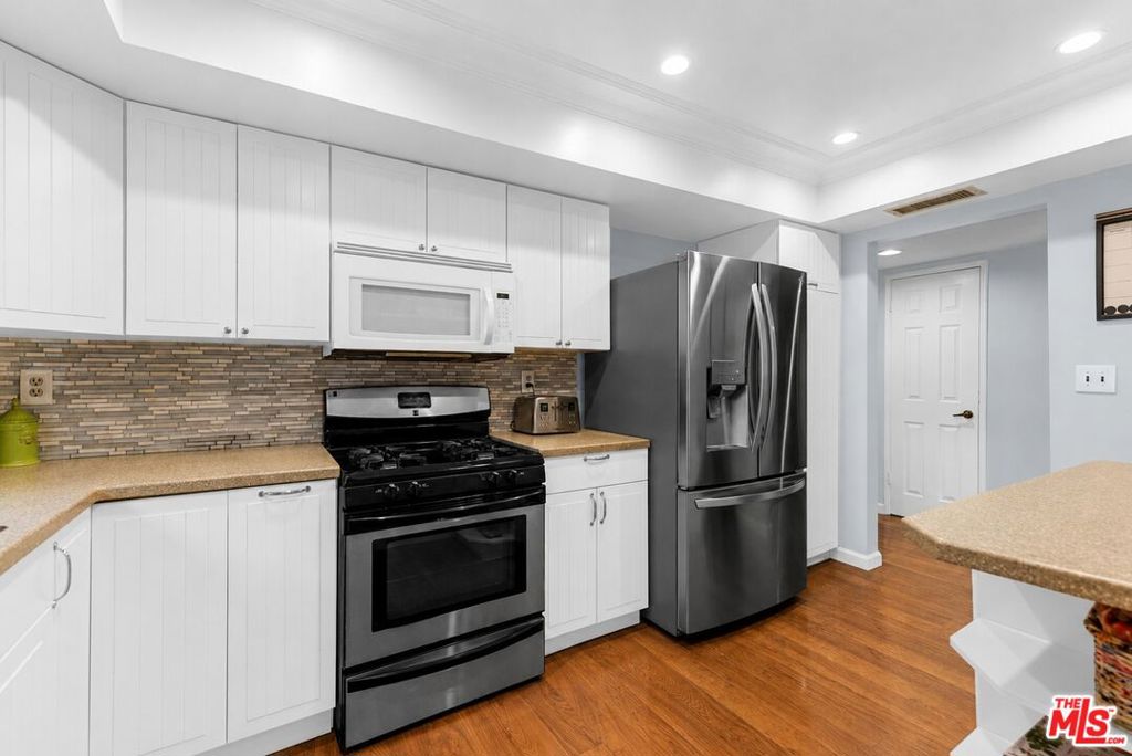 441 E San Jose Avenue 209 Property Photo 5