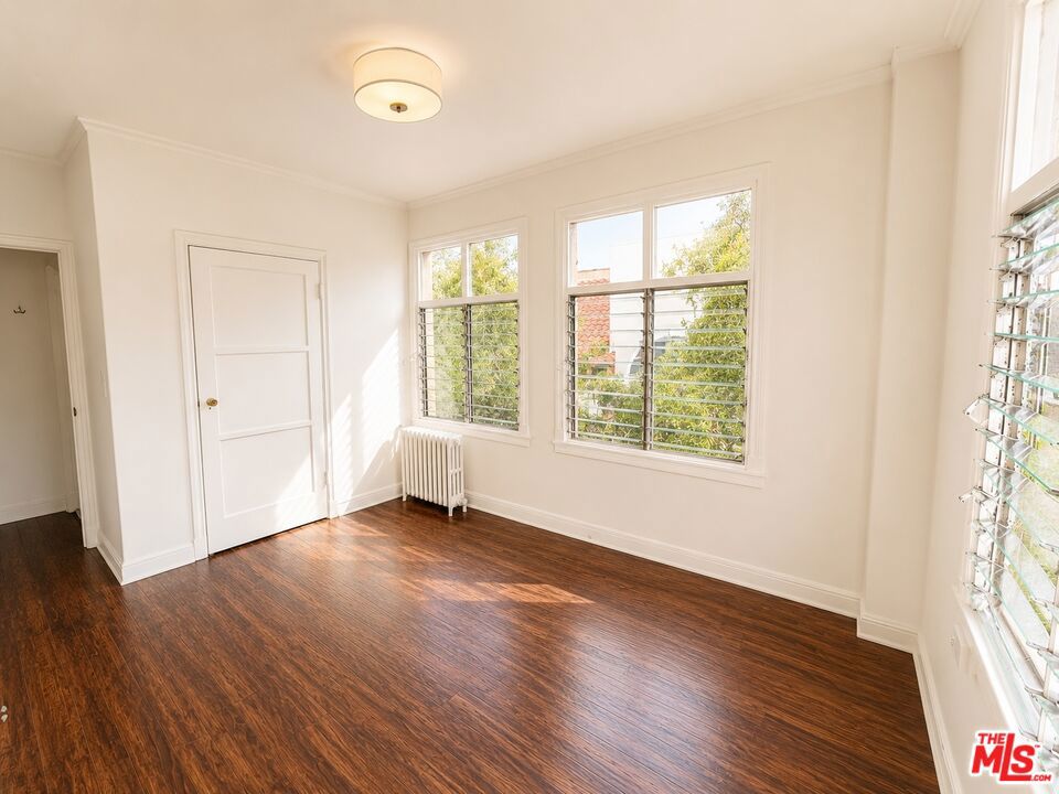 634 S Gramercy Place 607 Property Photo 2